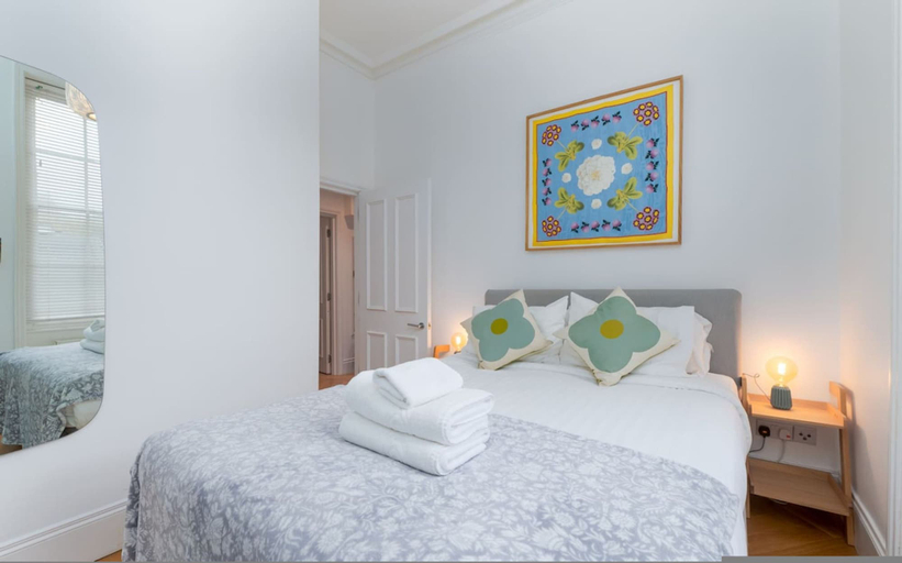Room 5, Beautiful Hampstead Home RH6, London
