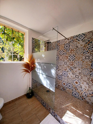 Bathroom 3, Bastide Cedrea, Bouches-du-Rhône