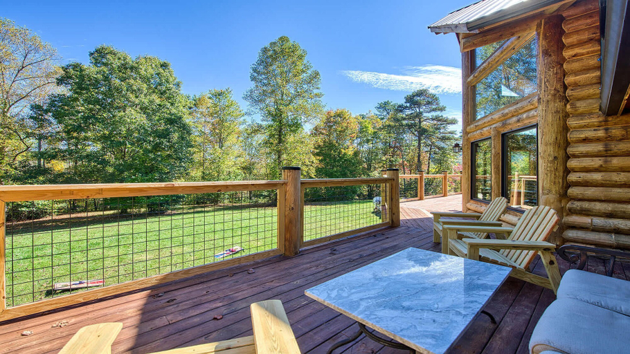 Room 3, Private Mountain Cabin Getaway in Sylva, Jackson