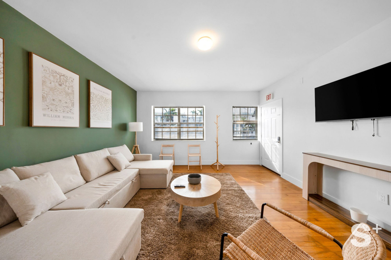 Living area 2, Modern 1-BD Apt - Free Parking, Miami-Dade