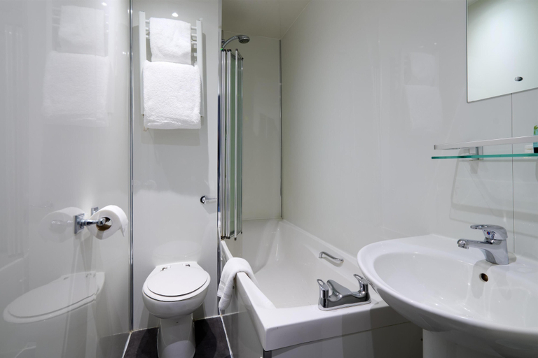 Bathroom 4, Best Western Glasgow Hotel, Glasgow