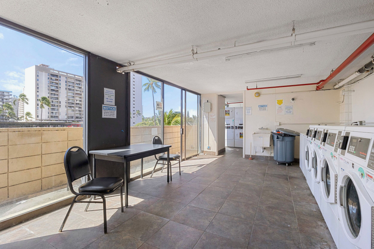Interior 4, Skyline Island Stay-2 Adjoining Studios, Honolulu