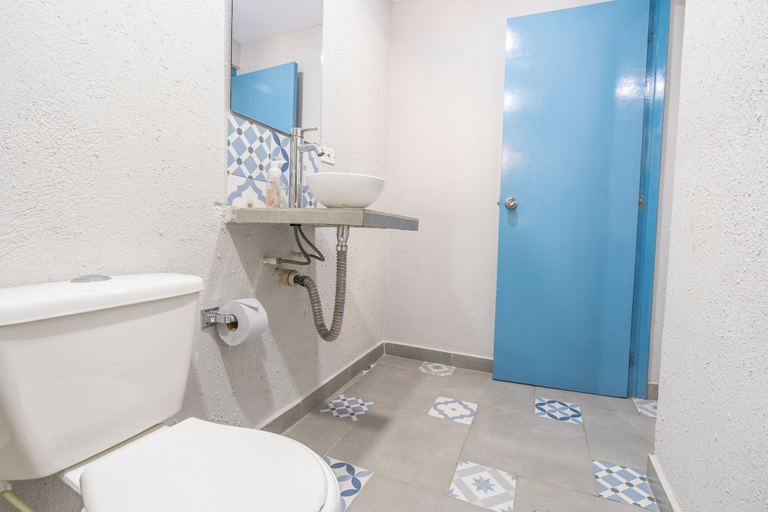 Bathroom 5, Hotel ADAZ Mediterraneo, Santa Marta (Dist. Esp.)