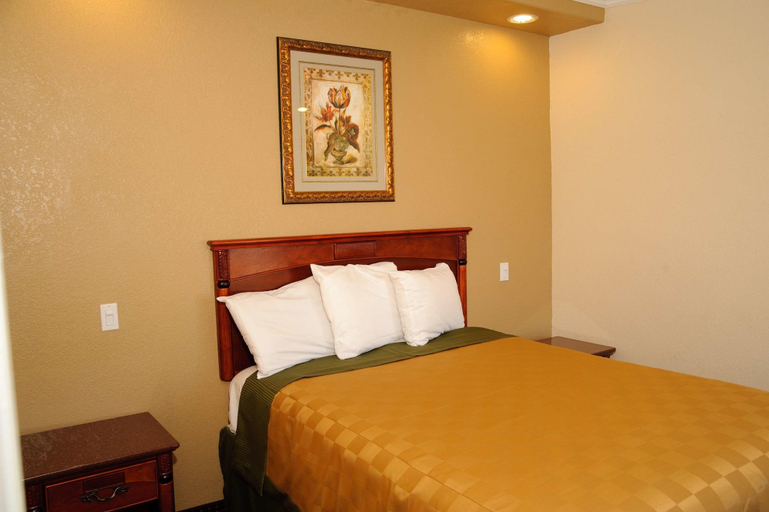 Bedroom 2, Motel Mediteran Safari Park, San Diego