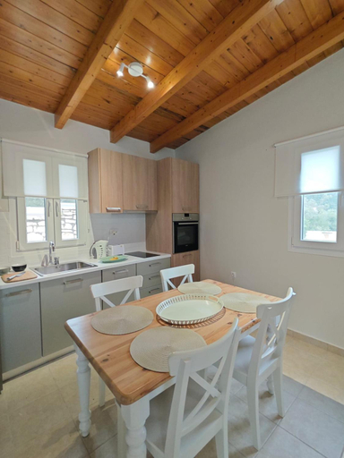Others 5, Villa Avlaki, Ionian Islands