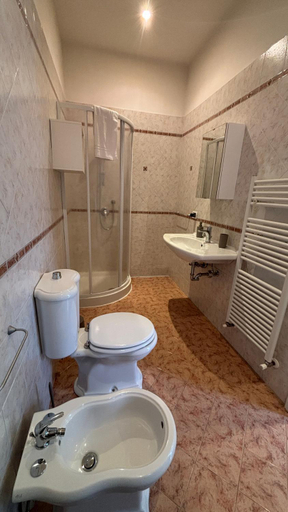 Bathroom 5, Casa lucia, La Spezia