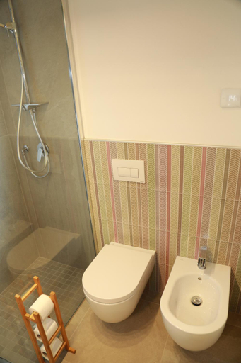 Bathroom 3, Villa Alpina, Trento
