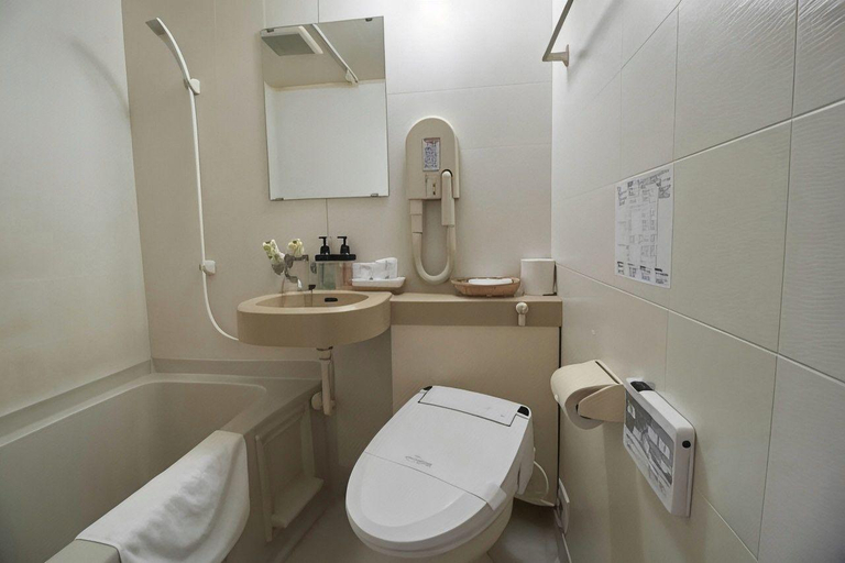 Bathroom, Hotel Four C's, Motomiya