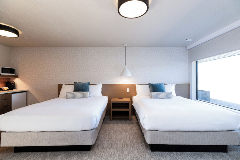 Room 4, Adobe Desert Boutique Motel, Garfield
