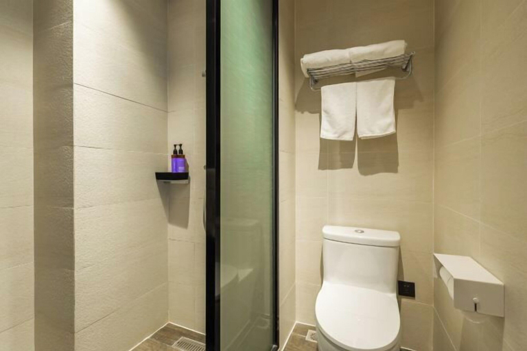 Bathroom 4, HanTing Premium Hotel (Dalian North Station), Dalian