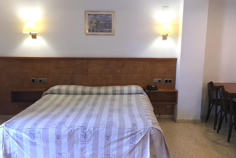Bedroom 3, Hotel Octavia Cadaques, Girona