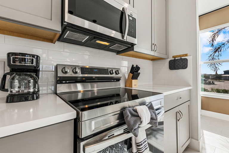 Private kitchen 4, Modern 3Bd End Unit with Garage & Water View 7904, Osceola