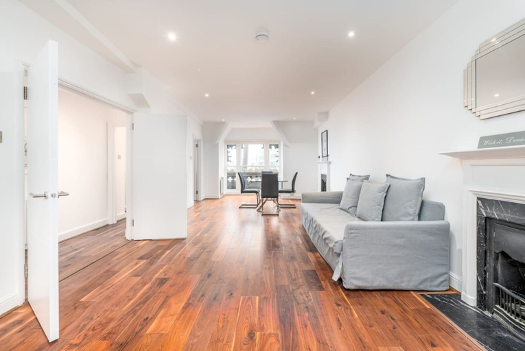 Room 4, Central London 3 Bed Flat FS4, London