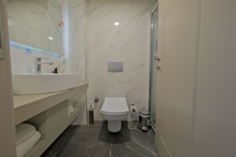 Bathroom 5, Serai Hotel, Fatih