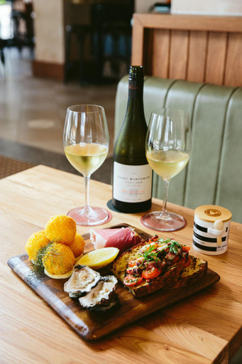 Food & Drinks 5, Coogee Bay Hotel - Pub Style, Sydney