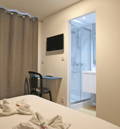 Bedroom 3, BRIT HOTEL Essentiel Villefranche-sur-Saône (Ex Balladins) **, Rhône