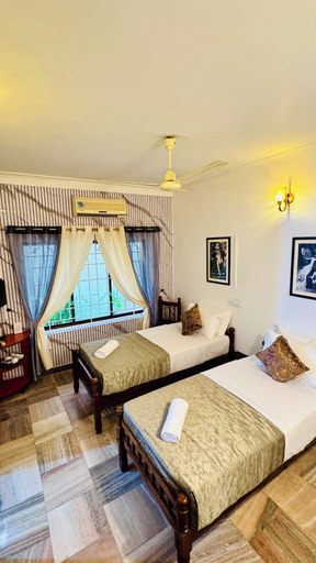 Room 5, SCARLET'S INN, Ernakulam