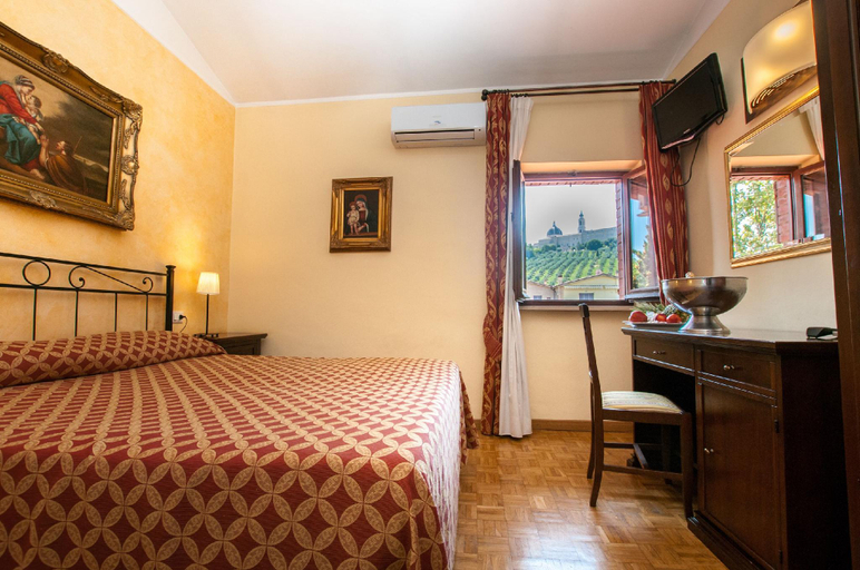 Bedroom 4, La Vecchia Fattoria, Ancona