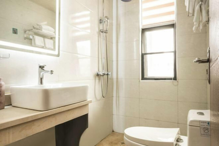 Bathroom 2, Kunming Xiangyi Business Hotel, Kunming