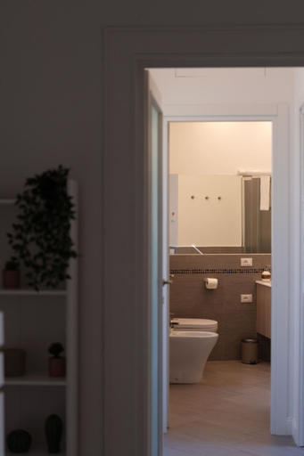 Bathroom 3, Sergio I Apartment, Rome