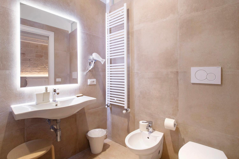 Bathroom 2, La Portavecchia Homes, Bari