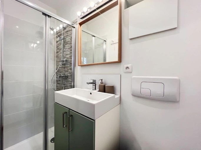 Room 3, Le Joyeux - Near Toulouse City Center Tram, Haute-Garonne