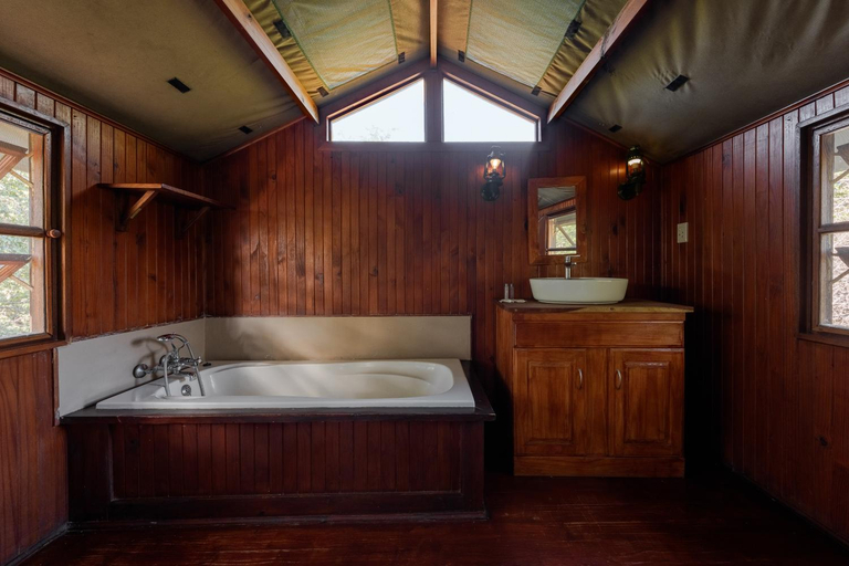 Bathroom 2, Kelora Bush Camp, Mopani