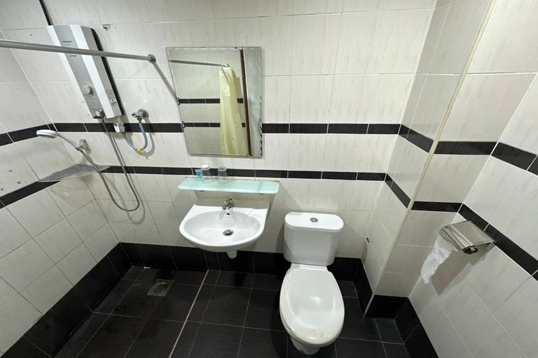 Bathroom 4, Hotel Titiwangsa, Cameron Highlands