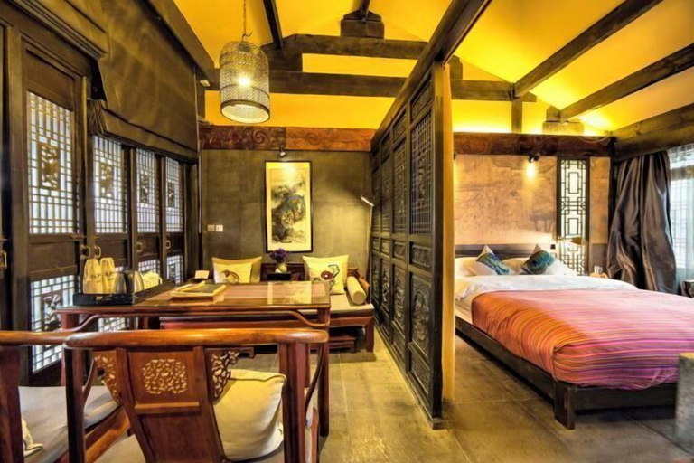 Bedroom 1, Ten Courtyard Inn, Lijiang