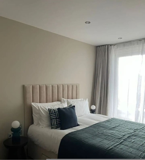 Room 3, Stunning Shoreditch Penthouse Red5, London