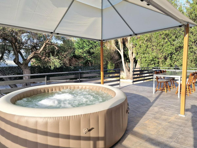 Sport & Beauty 2, Villa Giacoma hot tub and garden, Palermo