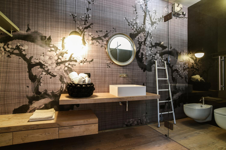 Bathroom 5, Arena's Hospitality, Verona