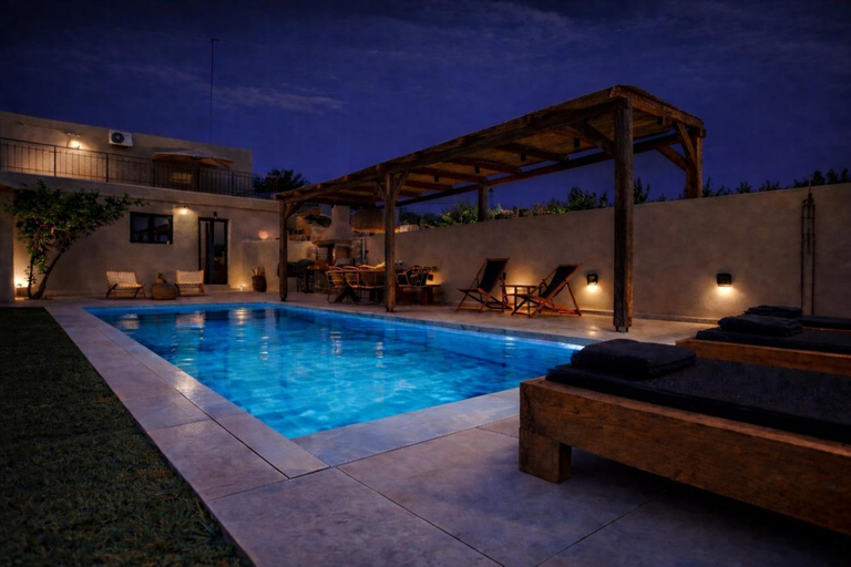 Sport & Beauty 5, stone villa marianna With private pool &guest studio, Crete