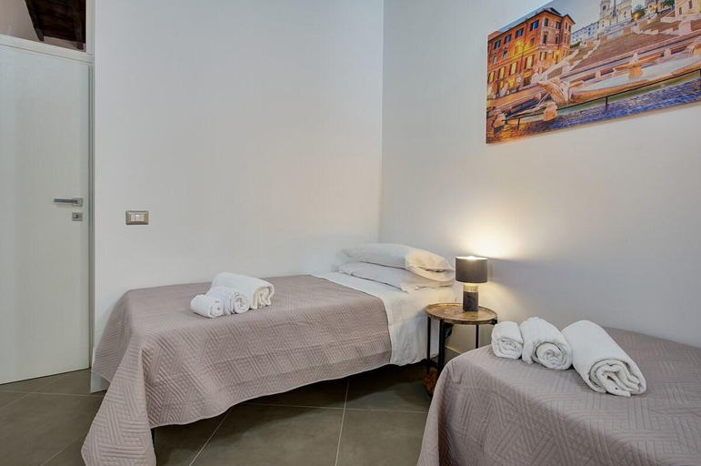 Bedroom 2, Domus Capitolina Campo De' Fiori, Rome
