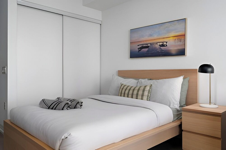 Room 4, North Suites - Downtown Toronto, Toronto