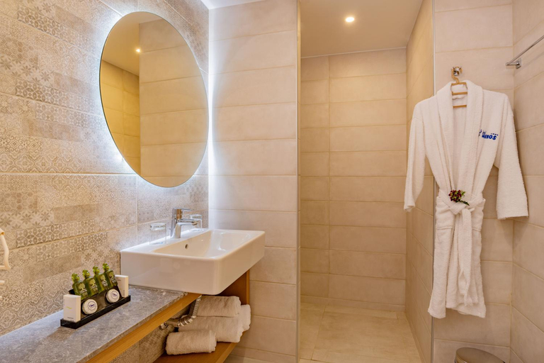 Bathroom 2, Minos Aparthotel, Crete