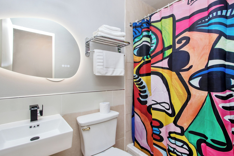 Bathroom 3, Royal Pagoda Motel, Los Angeles