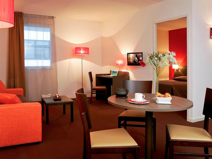 Bedroom 2, Aparthotel Adagio Access Orleans, Loiret