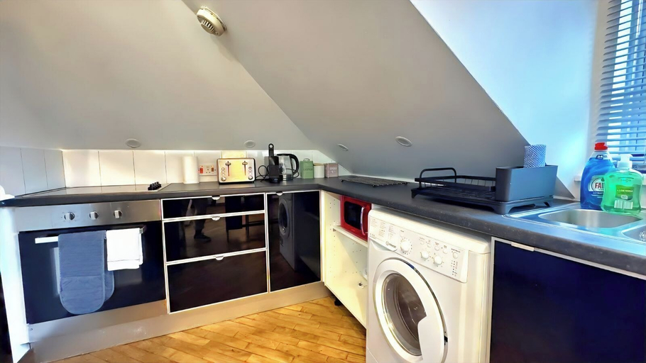 Room 5, Quiet Top-floor Retreat, London