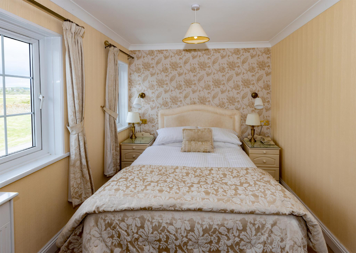 Bedroom 2, Haddon House Hotel, Dorset