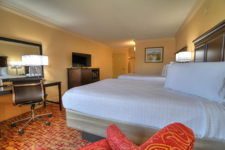 Bedroom 3, Edgewater Hotel and Conference Center, Sevier