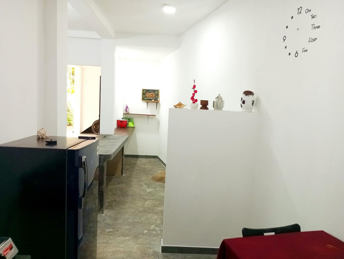 Others 3, SAJINI HOME STAY , Akmeemana