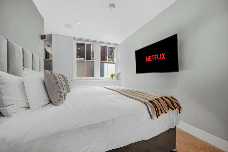 Room 4, The Story Apartment - Soho - By Frankie, London