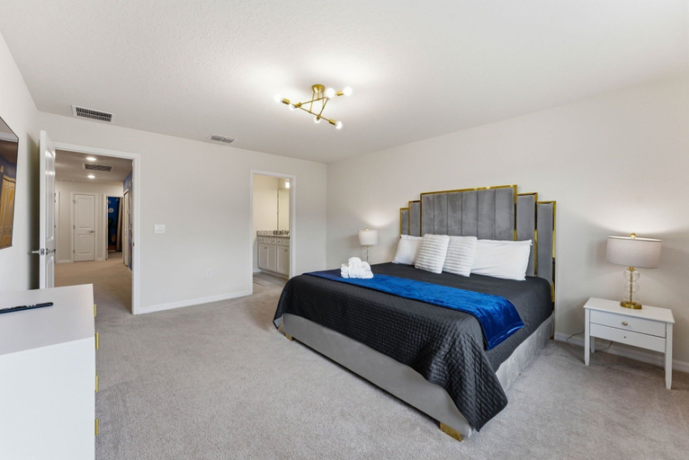 Room 5, 5BR Home w/ Private Pool at Windsor Island, Polk