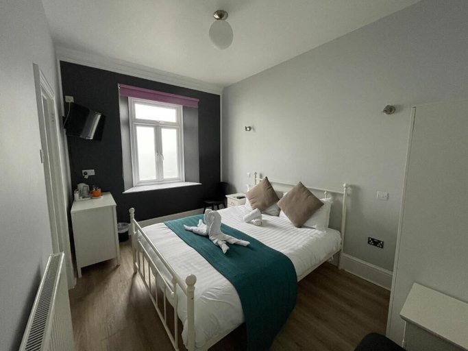 Room 4, Lundy House, Devon
