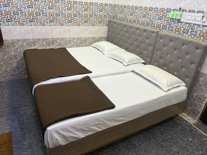 Room 3, SK RESIDENCY NAGORE, Karaikal