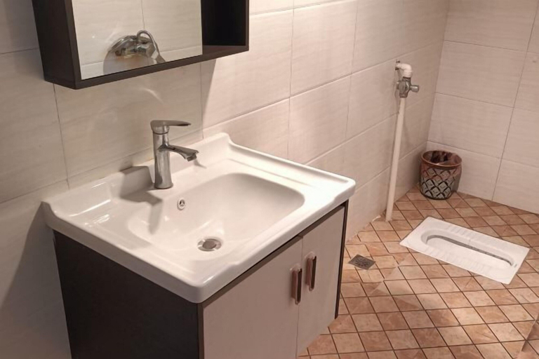 Bathroom, Tianquan Erlangshan No.1 Inn, Ya'an