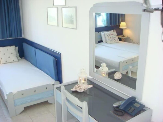 Bedroom 2, Xenios Faros Apartments, Central Macedonia