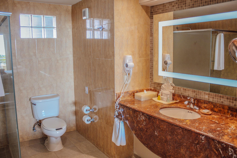 Bathroom 5, GR Solaris Lighthouse - All Inclusive, La Paz