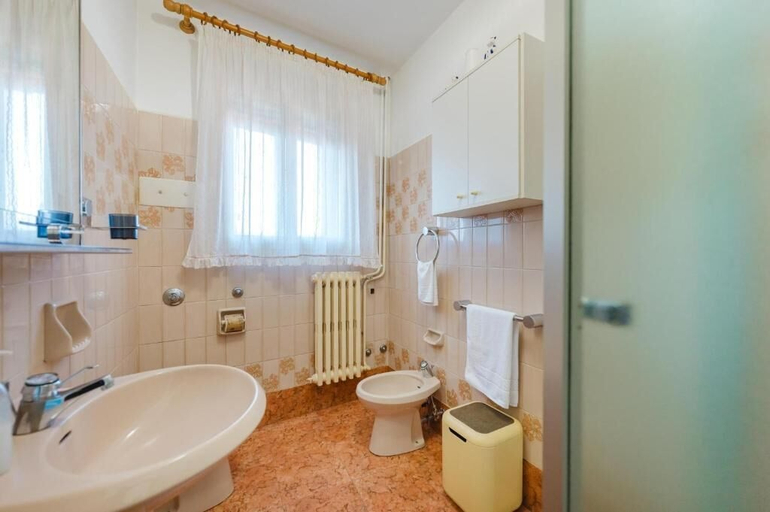 Bathroom 5, La Casa di Giulio - Murano Faro & Wi-Fi, Venezia